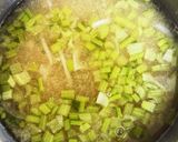 蕪木菜と根菜麹味噌汁作り方2写真