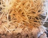 鳥ももひき肉ともやしのごま油炒め作り方3写真