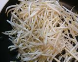 簡単!激ウマ!豚ひき肉の洋風肉味噌もやし作り方1写真