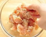 お財布おたすけ。鶏むね肉のピリ辛甘酢絡め作り方2写真