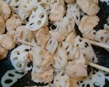 簡単!めちゃうま!鶏ささみとれんこん炒め作り方3写真