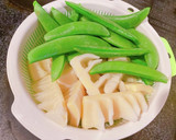 筍とスナップえんどうのペペロン風炒め作り方1写真