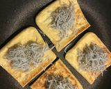 油揚げ焼き、シラス干しとチーズのせ。作り方2写真