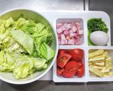 トマトとベーコンの味噌スープに温泉たまご作り方1写真