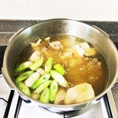 韓国料理タッカンマリ（圧力鍋）鶏の水煮 by mame3maru 【クックパッド