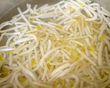 もやし 油揚げ わかめの味噌汁^^作り方3写真