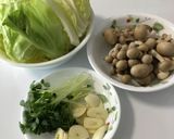 キャベツとシメジのニンニク風味パスタ作り方1写真