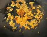 洋食に合うニンニク風味のキャロットライス作り方3写真