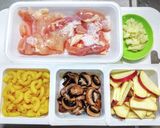 鶏もも肉とさつま芋のマカロニグラタン作り方1写真