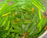 じゃがいも 人参 にら玉味噌汁^^作り方6写真