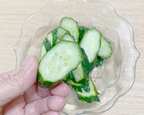 きゅうりとトマトのラー油和え作り方1写真