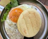 キャンプ飯　ソーセージエッグマフィン作り方3写真