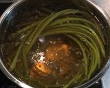 手羽元と蕗と高野豆腐の煮物作り方3写真