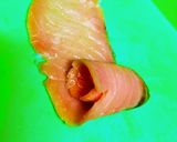 スモークサーモンの薔薇巻き♪作り方2写真
