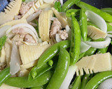 筍とスナップエンドウの焼肉のタレ炒め。作り方3写真