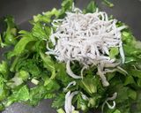 簡単♪セロリの葉としらすの白だし炒め作り方2写真