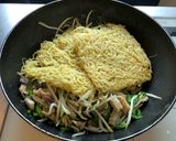 牛ミックスボイルホルモンの味噌焼きそば作り方7写真