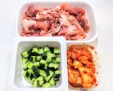豚こま肉とキュウリのキムチ炒め作り方1写真