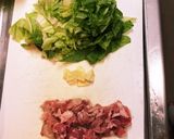 豚肉と白菜のハリッサ炒め乗せ味噌ラーメン作り方1写真