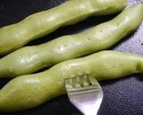 レンジで簡単！さやごと☆そらまめの下処理作り方1写真