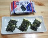 韓国海苔でチーズを巻いただけ♪作り方1写真