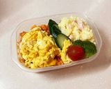 オムライスとポテトサラダのお弁当作り方4写真