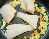 赤魚と舞茸のトマト海鮮パスタ作り方1写真