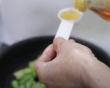 ヘルシー♪小松菜としいたけのペペロン炒め作り方8写真