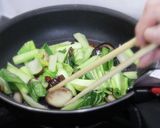ヘルシー♪小松菜としいたけのペペロン炒め作り方7写真