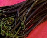 簡単イタリアン前菜！ワラビの生ハム巻き　作り方1写真