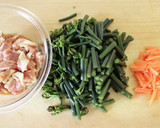 定番の【わらびと豚の炊き込みご飯】作り方1写真