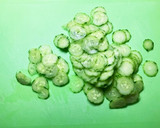胡瓜とワカメとちくわの酢の物作り方2写真
