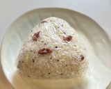 もち麦で梅子と黒胡麻おにぎり作り方5写真