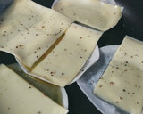 ぶっこみ☆あまったギョウザの皮チーズ♪作り方2写真