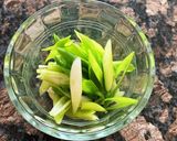 和風トムヤンクン☆鶏つくね椎茸ほうれん草作り方3写真