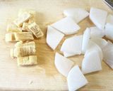 基本！大根、油揚げ、きのこのお味噌汁作り方1写真