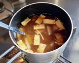 基本！大根、油揚げ、きのこのお味噌汁作り方7写真