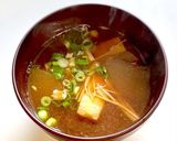 基本！大根、油揚げ、きのこのお味噌汁作り方9写真