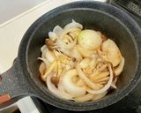 【簡単調味】新玉ねぎと絹揚げの煮物作り方4写真