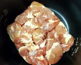 味付2つだけ！鶏もも&新ジャガの照焼き作り方3写真