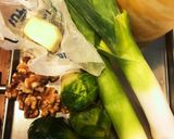 ポロ葱と芽キャベツと胡桃のバター炒め作り方1写真