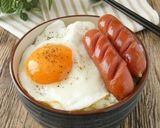 5分で完成★ウィンナー目玉焼き丼作り方2写真