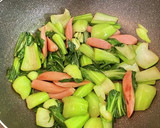 青梗菜と魚肉ソーセージのバター醤油炒め作り方4写真