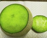 メロンに詰めたフルーツケーキ♪作り方1写真