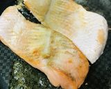 鮭切り身の米粉＆牛乳ソース●ムニエル風作り方2写真