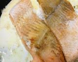 鮭切り身の米粉＆牛乳ソース●ムニエル風作り方3写真