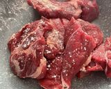 牛すね肉のスイスステーキ風作り方1写真