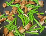 最高のおつまみ！鶏皮のニンニク芽炒め作り方4写真
