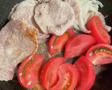 定番アレンジ！豚肉とトマトの甘酒生姜焼き作り方5写真