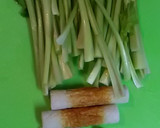 かぶの茎とちくわのオイスター炒め物作り方1写真